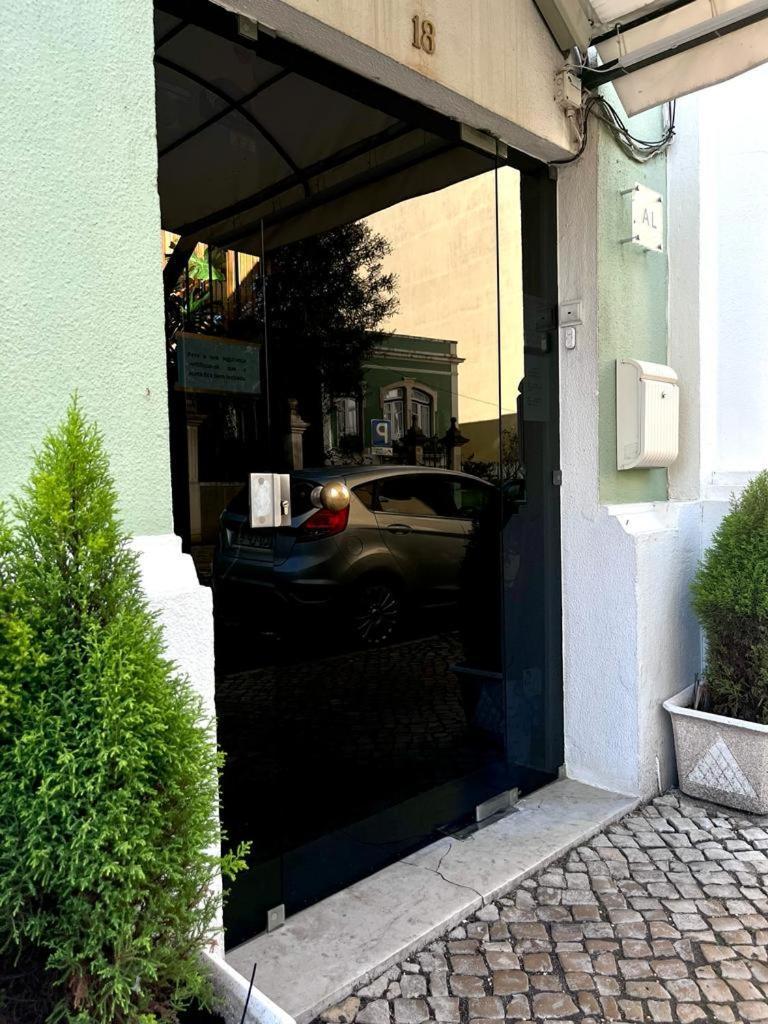 Residencial Moderna Hostel Torres Vedras Luaran gambar